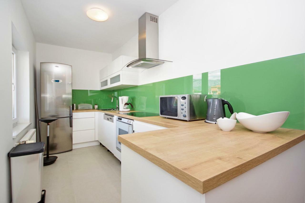 Manuela Apartman Podstrana Kültér fotó